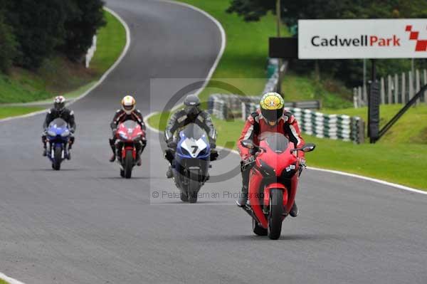 Motorcycle action photographs;cadwell;cadwell park photographs;event digital images;eventdigitalimages;motor racing louth lincolnshire;no limits trackday;peter wileman photography;trackday;trackday digital images;trackday photos