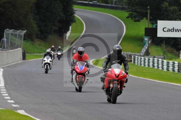 Motorcycle action photographs;cadwell;cadwell park photographs;event digital images;eventdigitalimages;motor racing louth lincolnshire;no limits trackday;peter wileman photography;trackday;trackday digital images;trackday photos