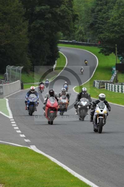 Motorcycle action photographs;cadwell;cadwell park photographs;event digital images;eventdigitalimages;motor racing louth lincolnshire;no limits trackday;peter wileman photography;trackday;trackday digital images;trackday photos