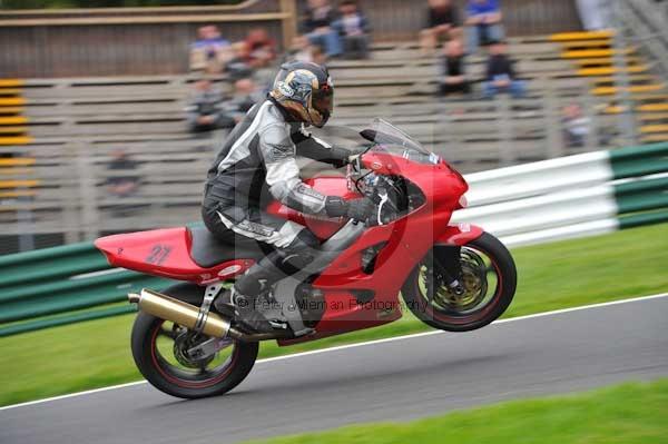 Motorcycle action photographs;cadwell;cadwell park photographs;event digital images;eventdigitalimages;motor racing louth lincolnshire;no limits trackday;peter wileman photography;trackday;trackday digital images;trackday photos