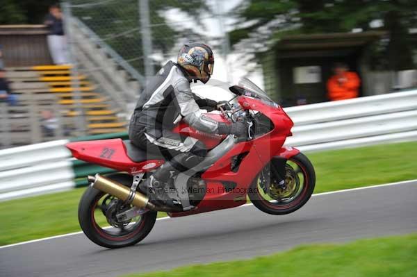 Motorcycle action photographs;cadwell;cadwell park photographs;event digital images;eventdigitalimages;motor racing louth lincolnshire;no limits trackday;peter wileman photography;trackday;trackday digital images;trackday photos