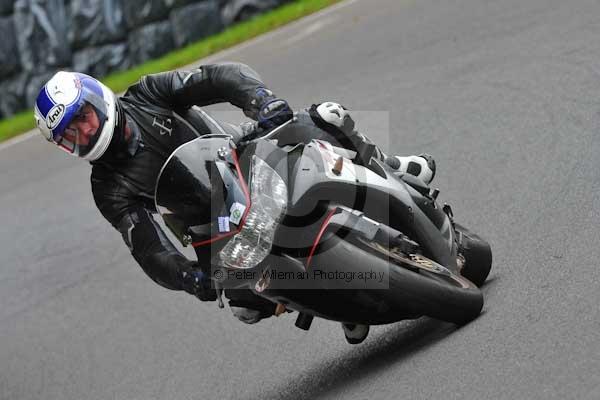 Motorcycle action photographs;cadwell;cadwell park photographs;event digital images;eventdigitalimages;motor racing louth lincolnshire;no limits trackday;peter wileman photography;trackday;trackday digital images;trackday photos