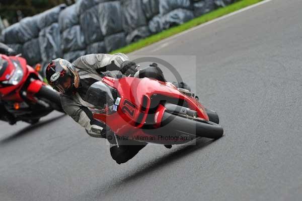 Motorcycle action photographs;cadwell;cadwell park photographs;event digital images;eventdigitalimages;motor racing louth lincolnshire;no limits trackday;peter wileman photography;trackday;trackday digital images;trackday photos