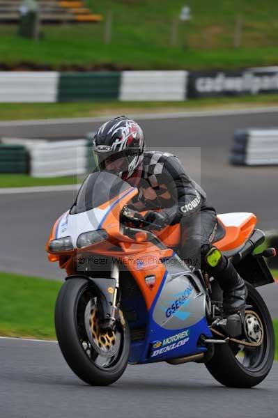 Motorcycle action photographs;cadwell;cadwell park photographs;event digital images;eventdigitalimages;motor racing louth lincolnshire;no limits trackday;peter wileman photography;trackday;trackday digital images;trackday photos