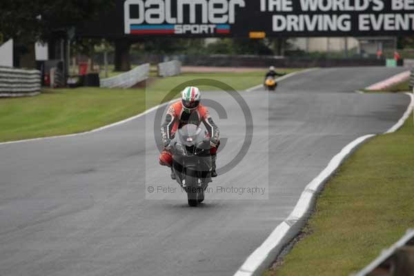 Motorcycle action photographs;event digital images;eventdigitalimages;no limits trackday;oulton park;oulton park circuit cheshire;oulton park photographs;peter wileman photography;trackday;trackday digital images;trackday photos