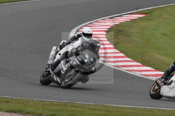 Motorcycle action photographs;event digital images;eventdigitalimages;no limits trackday;oulton park;oulton park circuit cheshire;oulton park photographs;peter wileman photography;trackday;trackday digital images;trackday photos