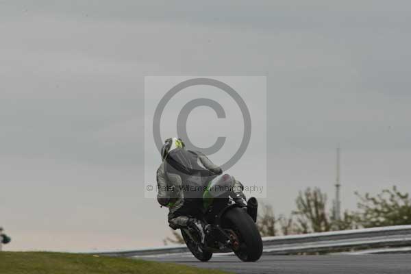 Motorcycle action photographs;event digital images;eventdigitalimages;no limits trackday;oulton park;oulton park circuit cheshire;oulton park photographs;peter wileman photography;trackday;trackday digital images;trackday photos