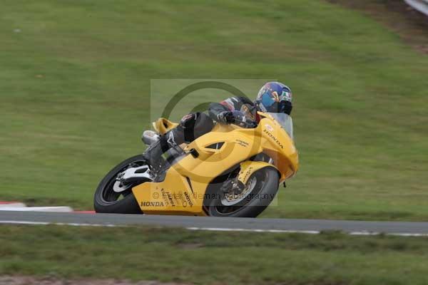 Motorcycle action photographs;event digital images;eventdigitalimages;no limits trackday;oulton park;oulton park circuit cheshire;oulton park photographs;peter wileman photography;trackday;trackday digital images;trackday photos