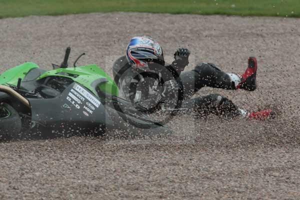 Motorcycle action photographs;event digital images;eventdigitalimages;no limits trackday;oulton park;oulton park circuit cheshire;oulton park photographs;peter wileman photography;trackday;trackday digital images;trackday photos