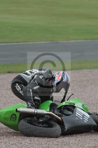 Motorcycle action photographs;event digital images;eventdigitalimages;no limits trackday;oulton park;oulton park circuit cheshire;oulton park photographs;peter wileman photography;trackday;trackday digital images;trackday photos