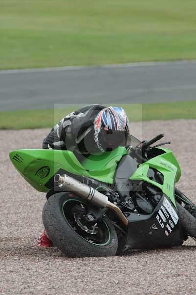 Motorcycle action photographs;event digital images;eventdigitalimages;no limits trackday;oulton park;oulton park circuit cheshire;oulton park photographs;peter wileman photography;trackday;trackday digital images;trackday photos