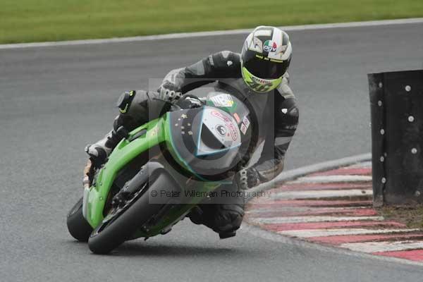 Motorcycle action photographs;event digital images;eventdigitalimages;no limits trackday;oulton park;oulton park circuit cheshire;oulton park photographs;peter wileman photography;trackday;trackday digital images;trackday photos
