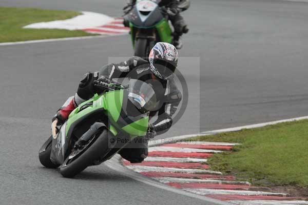 Motorcycle action photographs;event digital images;eventdigitalimages;no limits trackday;oulton park;oulton park circuit cheshire;oulton park photographs;peter wileman photography;trackday;trackday digital images;trackday photos
