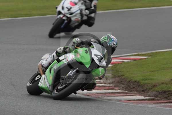 Motorcycle action photographs;event digital images;eventdigitalimages;no limits trackday;oulton park;oulton park circuit cheshire;oulton park photographs;peter wileman photography;trackday;trackday digital images;trackday photos