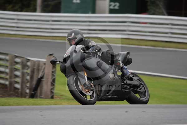 Motorcycle action photographs;event digital images;eventdigitalimages;no limits trackday;oulton park;oulton park circuit cheshire;oulton park photographs;peter wileman photography;trackday;trackday digital images;trackday photos