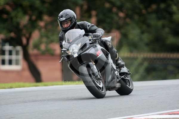 Motorcycle action photographs;event digital images;eventdigitalimages;no limits trackday;oulton park;oulton park circuit cheshire;oulton park photographs;peter wileman photography;trackday;trackday digital images;trackday photos