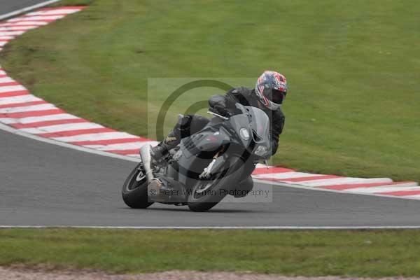 Motorcycle action photographs;event digital images;eventdigitalimages;no limits trackday;oulton park;oulton park circuit cheshire;oulton park photographs;peter wileman photography;trackday;trackday digital images;trackday photos