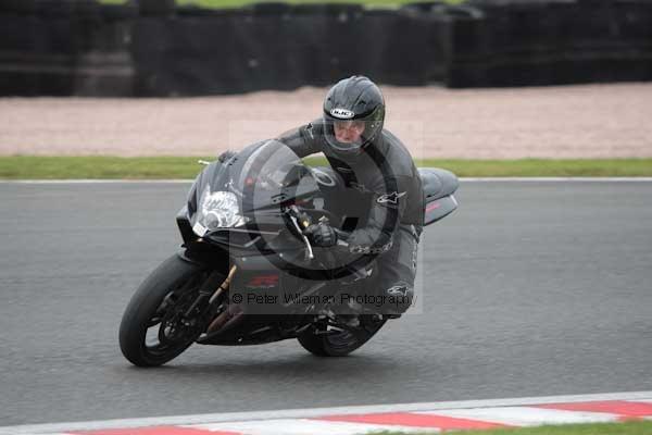 Motorcycle action photographs;event digital images;eventdigitalimages;no limits trackday;oulton park;oulton park circuit cheshire;oulton park photographs;peter wileman photography;trackday;trackday digital images;trackday photos