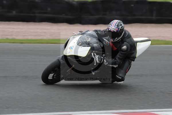 Motorcycle action photographs;event digital images;eventdigitalimages;no limits trackday;oulton park;oulton park circuit cheshire;oulton park photographs;peter wileman photography;trackday;trackday digital images;trackday photos