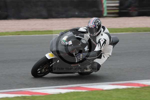 Motorcycle action photographs;event digital images;eventdigitalimages;no limits trackday;oulton park;oulton park circuit cheshire;oulton park photographs;peter wileman photography;trackday;trackday digital images;trackday photos
