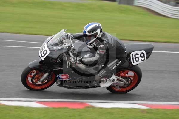 Motorcycle action photographs;event digital images;eventdigitalimages;no limits trackday;oulton park;oulton park circuit cheshire;oulton park photographs;peter wileman photography;trackday;trackday digital images;trackday photos