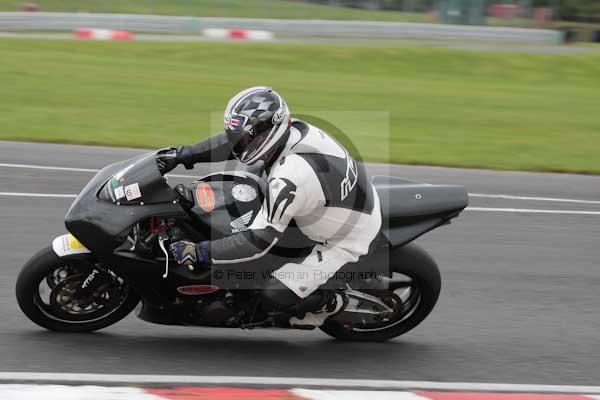 Motorcycle action photographs;event digital images;eventdigitalimages;no limits trackday;oulton park;oulton park circuit cheshire;oulton park photographs;peter wileman photography;trackday;trackday digital images;trackday photos