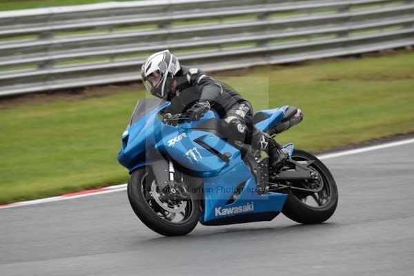 Motorcycle action photographs;event digital images;eventdigitalimages;no limits trackday;oulton park;oulton park circuit cheshire;oulton park photographs;peter wileman photography;trackday;trackday digital images;trackday photos