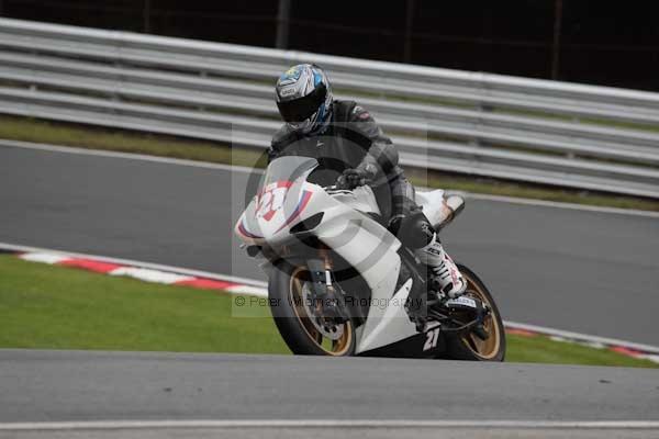 Motorcycle action photographs;event digital images;eventdigitalimages;no limits trackday;oulton park;oulton park circuit cheshire;oulton park photographs;peter wileman photography;trackday;trackday digital images;trackday photos