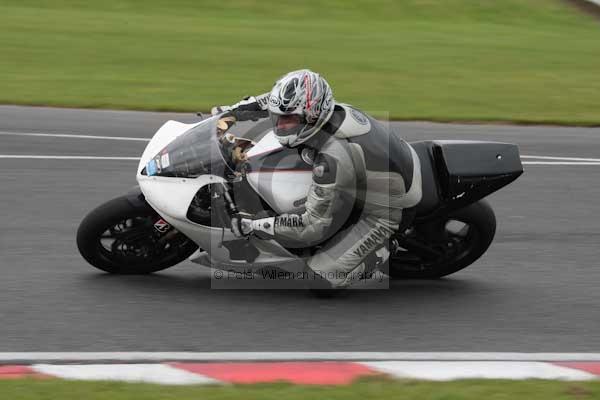 Motorcycle action photographs;event digital images;eventdigitalimages;no limits trackday;oulton park;oulton park circuit cheshire;oulton park photographs;peter wileman photography;trackday;trackday digital images;trackday photos