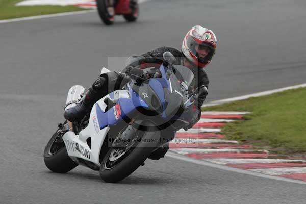 Motorcycle action photographs;event digital images;eventdigitalimages;no limits trackday;oulton park;oulton park circuit cheshire;oulton park photographs;peter wileman photography;trackday;trackday digital images;trackday photos