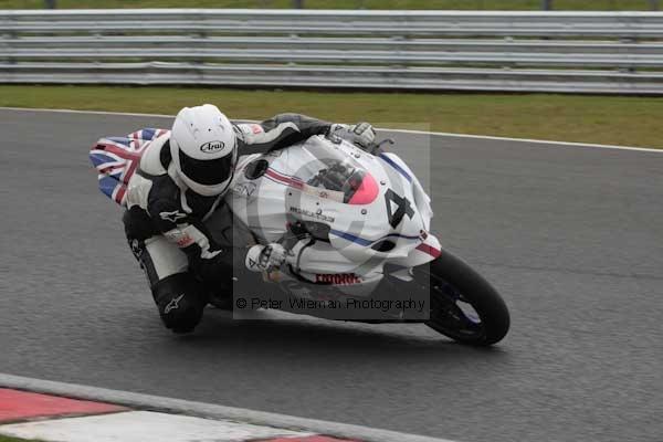 Motorcycle action photographs;event digital images;eventdigitalimages;no limits trackday;oulton park;oulton park circuit cheshire;oulton park photographs;peter wileman photography;trackday;trackday digital images;trackday photos