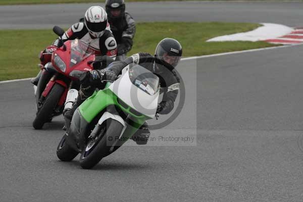 Motorcycle action photographs;event digital images;eventdigitalimages;no limits trackday;oulton park;oulton park circuit cheshire;oulton park photographs;peter wileman photography;trackday;trackday digital images;trackday photos