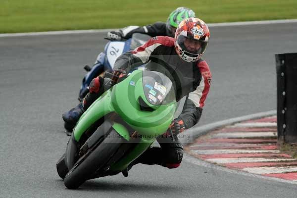 Motorcycle action photographs;event digital images;eventdigitalimages;no limits trackday;oulton park;oulton park circuit cheshire;oulton park photographs;peter wileman photography;trackday;trackday digital images;trackday photos