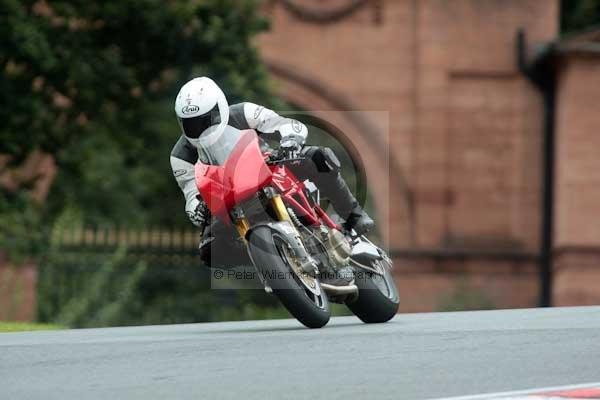 Motorcycle action photographs;event digital images;eventdigitalimages;no limits trackday;oulton park;oulton park circuit cheshire;oulton park photographs;peter wileman photography;trackday;trackday digital images;trackday photos
