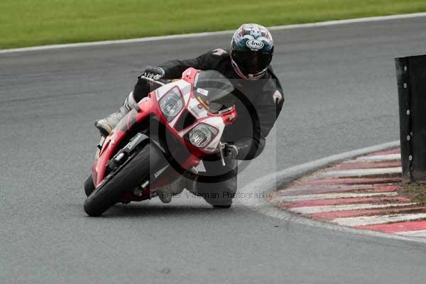 Motorcycle action photographs;event digital images;eventdigitalimages;no limits trackday;oulton park;oulton park circuit cheshire;oulton park photographs;peter wileman photography;trackday;trackday digital images;trackday photos