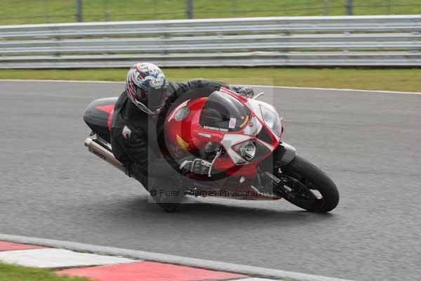 Motorcycle action photographs;event digital images;eventdigitalimages;no limits trackday;oulton park;oulton park circuit cheshire;oulton park photographs;peter wileman photography;trackday;trackday digital images;trackday photos
