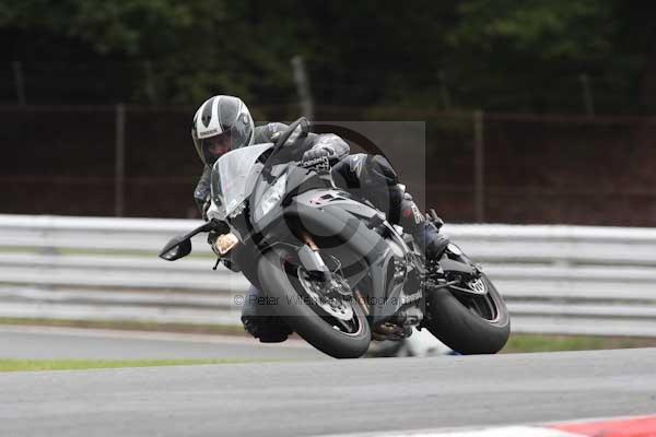 Motorcycle action photographs;event digital images;eventdigitalimages;no limits trackday;oulton park;oulton park circuit cheshire;oulton park photographs;peter wileman photography;trackday;trackday digital images;trackday photos