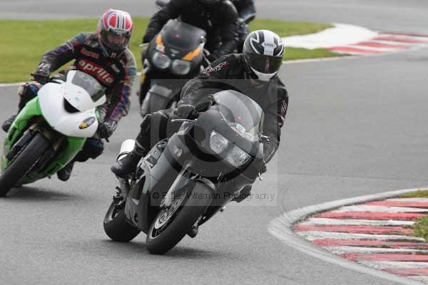 Motorcycle action photographs;event digital images;eventdigitalimages;no limits trackday;oulton park;oulton park circuit cheshire;oulton park photographs;peter wileman photography;trackday;trackday digital images;trackday photos