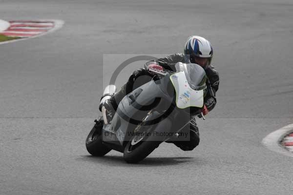 Motorcycle action photographs;event digital images;eventdigitalimages;no limits trackday;oulton park;oulton park circuit cheshire;oulton park photographs;peter wileman photography;trackday;trackday digital images;trackday photos