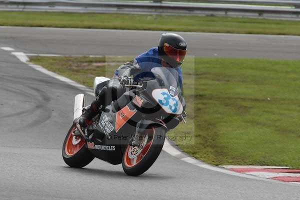Motorcycle action photographs;event digital images;eventdigitalimages;no limits trackday;oulton park;oulton park circuit cheshire;oulton park photographs;peter wileman photography;trackday;trackday digital images;trackday photos