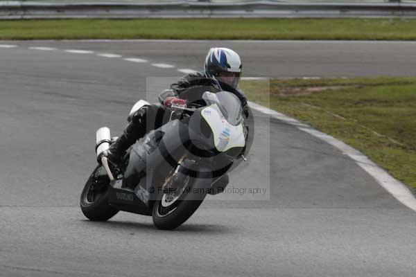 Motorcycle action photographs;event digital images;eventdigitalimages;no limits trackday;oulton park;oulton park circuit cheshire;oulton park photographs;peter wileman photography;trackday;trackday digital images;trackday photos