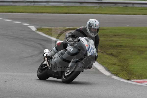 Motorcycle action photographs;event digital images;eventdigitalimages;no limits trackday;oulton park;oulton park circuit cheshire;oulton park photographs;peter wileman photography;trackday;trackday digital images;trackday photos