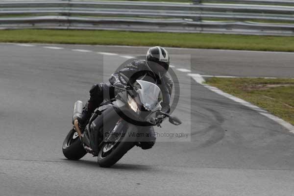 Motorcycle action photographs;event digital images;eventdigitalimages;no limits trackday;oulton park;oulton park circuit cheshire;oulton park photographs;peter wileman photography;trackday;trackday digital images;trackday photos