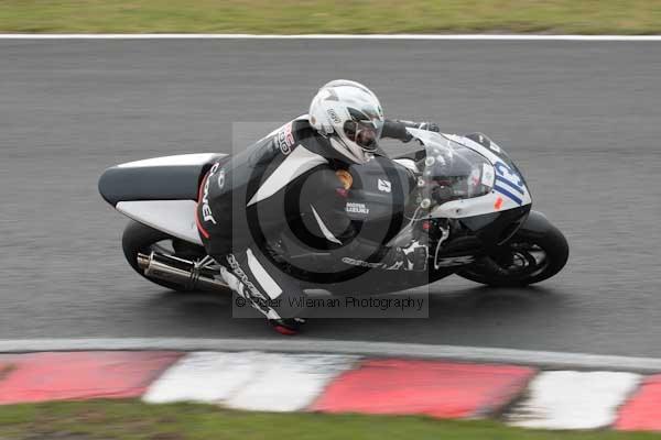 Motorcycle action photographs;event digital images;eventdigitalimages;no limits trackday;oulton park;oulton park circuit cheshire;oulton park photographs;peter wileman photography;trackday;trackday digital images;trackday photos