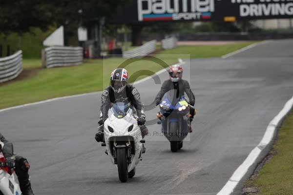 Motorcycle action photographs;event digital images;eventdigitalimages;no limits trackday;oulton park;oulton park circuit cheshire;oulton park photographs;peter wileman photography;trackday;trackday digital images;trackday photos