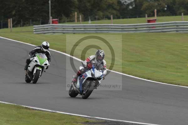 Motorcycle action photographs;event digital images;eventdigitalimages;no limits trackday;oulton park;oulton park circuit cheshire;oulton park photographs;peter wileman photography;trackday;trackday digital images;trackday photos