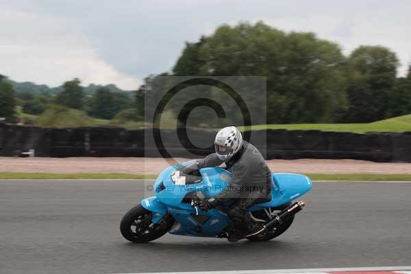 Motorcycle action photographs;event digital images;eventdigitalimages;no limits trackday;oulton park;oulton park circuit cheshire;oulton park photographs;peter wileman photography;trackday;trackday digital images;trackday photos