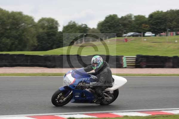 Motorcycle action photographs;event digital images;eventdigitalimages;no limits trackday;oulton park;oulton park circuit cheshire;oulton park photographs;peter wileman photography;trackday;trackday digital images;trackday photos
