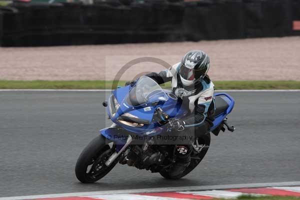 Motorcycle action photographs;event digital images;eventdigitalimages;no limits trackday;oulton park;oulton park circuit cheshire;oulton park photographs;peter wileman photography;trackday;trackday digital images;trackday photos