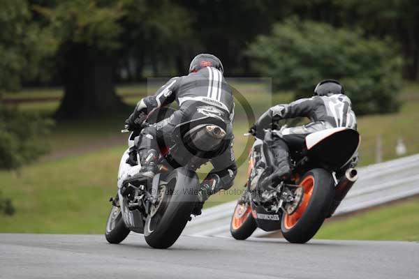 Motorcycle action photographs;event digital images;eventdigitalimages;no limits trackday;oulton park;oulton park circuit cheshire;oulton park photographs;peter wileman photography;trackday;trackday digital images;trackday photos